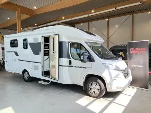 Adria coral axess 670 sl / b-körkort / ac-bodel / solcell / dragkrok / 2018